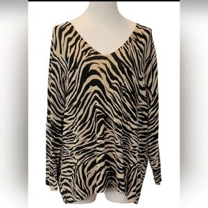 MAGGIE MCNAUGHTON - 2X Black and Cream Striped Light Sweater